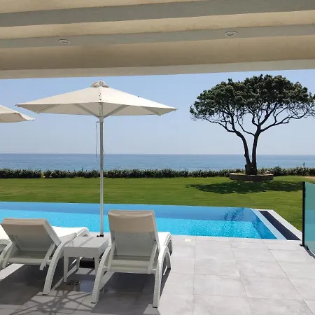 Seafront Nafsika - Private Heated Infinity Pool - Direct Access To The - Play Area *