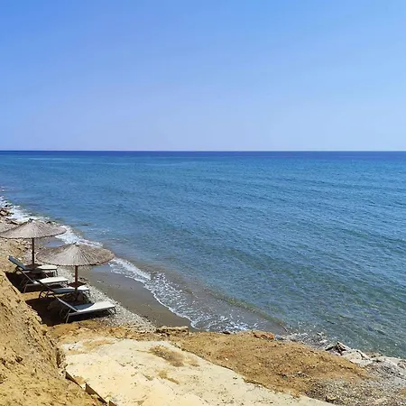 Seafront Nafsika - Private Heated Infinity Pool - Direct Access To The - Play Area Villa